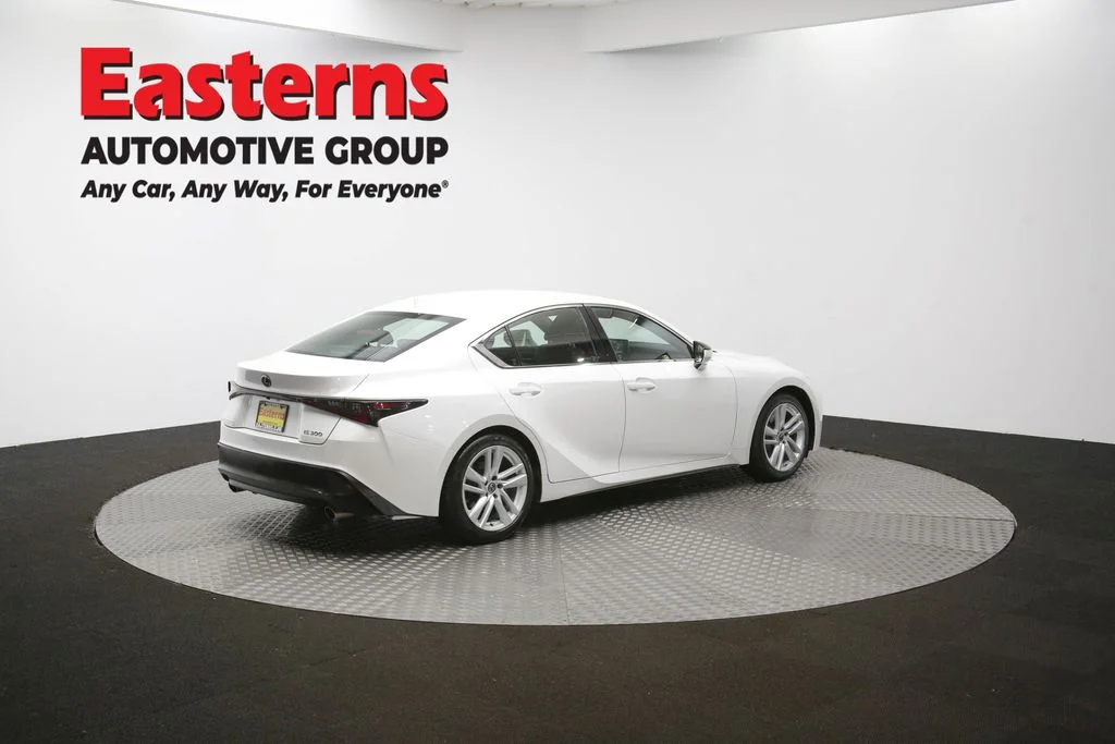 Used 2021  Lexus 300 image 40