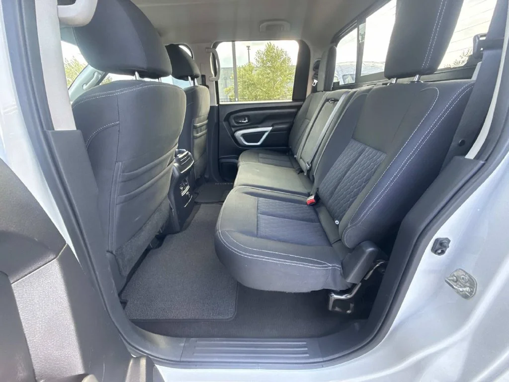 Used 2018 White Nissan SV image 27
