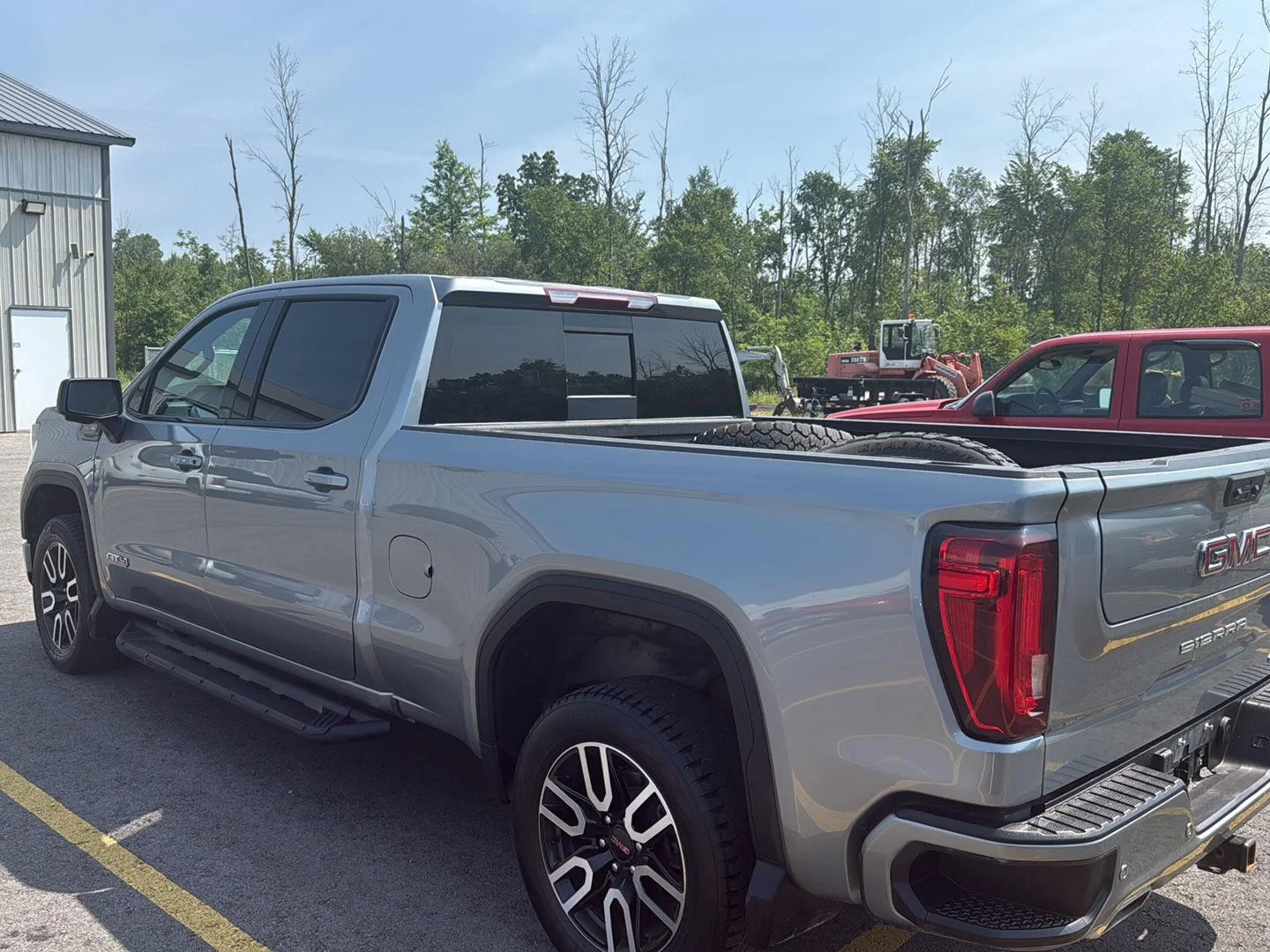 Used 2023 Sterling Metallic GMC AT4 image 9