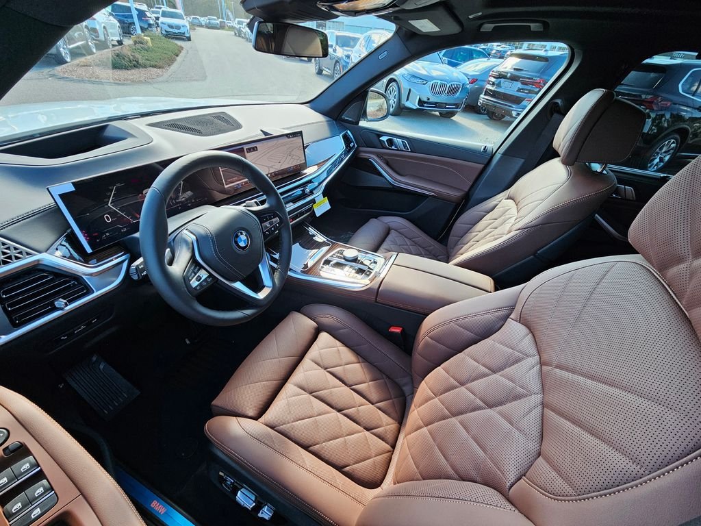 New 2026 Mineral White Metallic BMW xDrive50e image 6