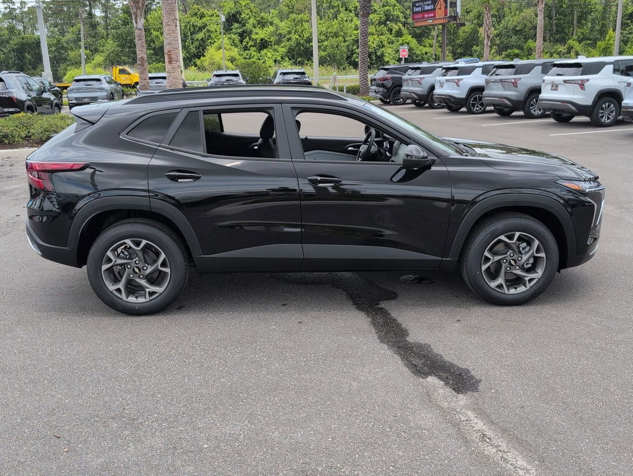 2026 Chevrolet Trax LT - Photo 9