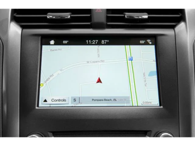 Used 2018  Ford SE image 17