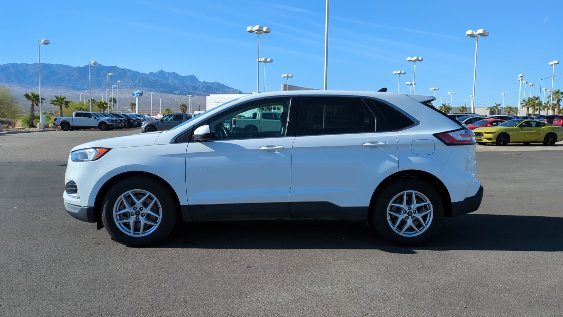 Used 2024 Oxford White Ford SEL image 6