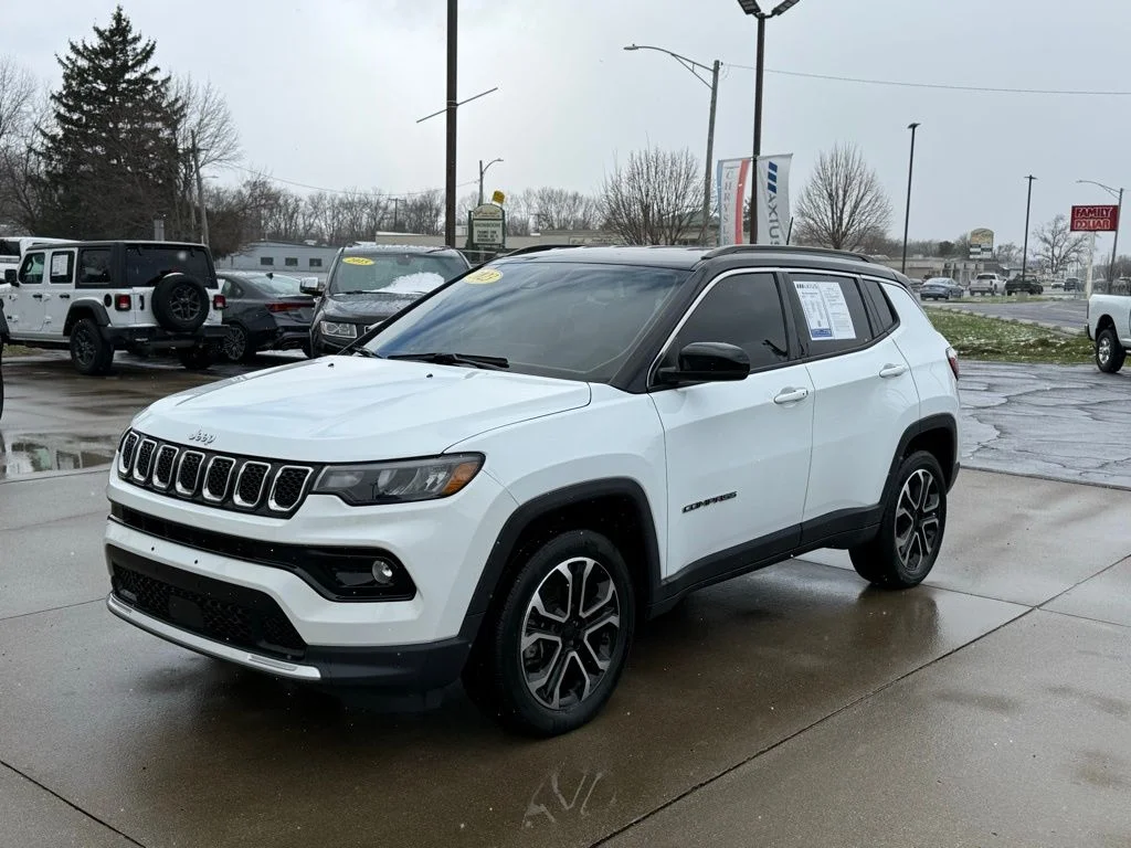 Used 2023 White Jeep Limited image 3