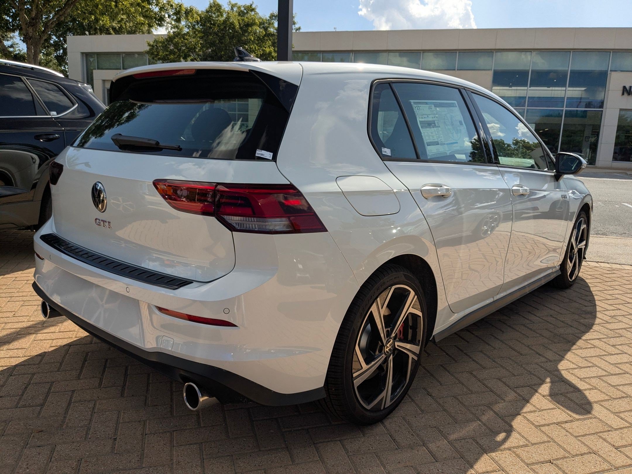 New 2026 OPAL WHITE Volkswagen SE image 4