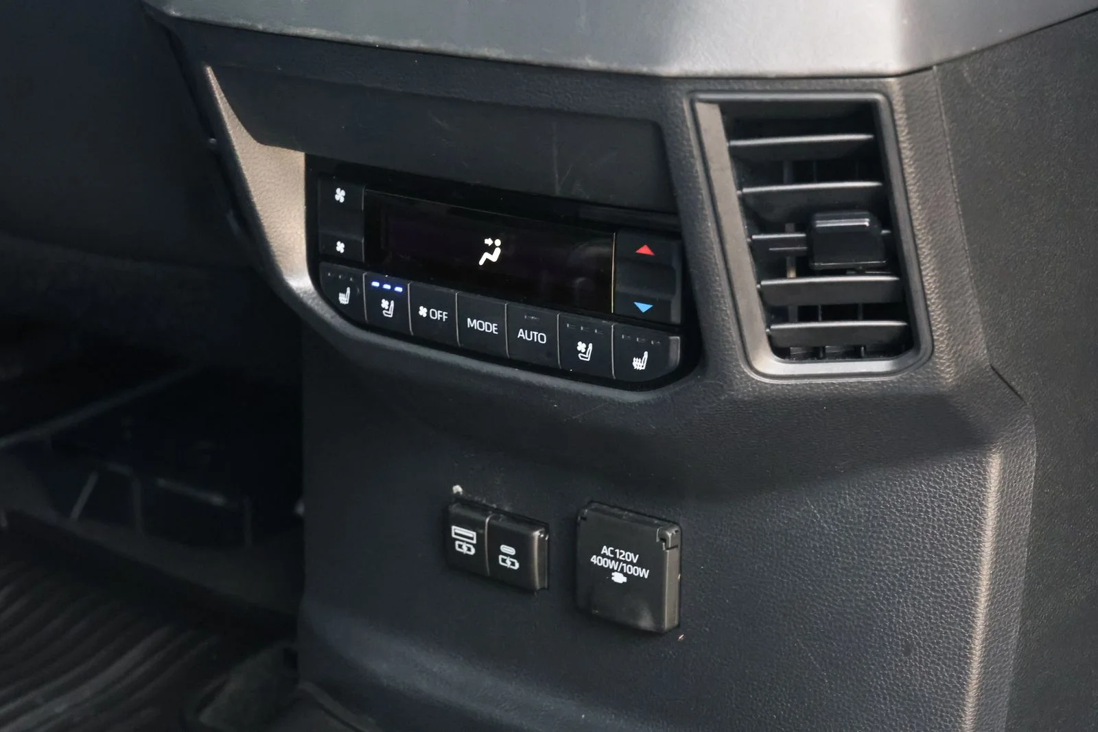 Used 2023  Toyota Platinum image 37