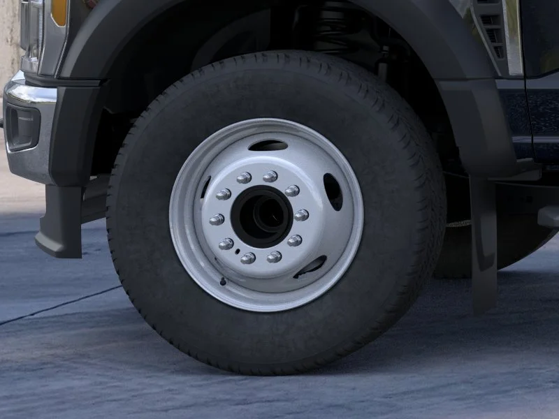 2025 Ford F-600 Super Duty Chassis Cab XL - Photo 51
