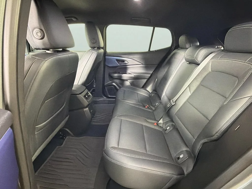 Used 2024 Sterling Gray Metallic Chevrolet 2LT image 26