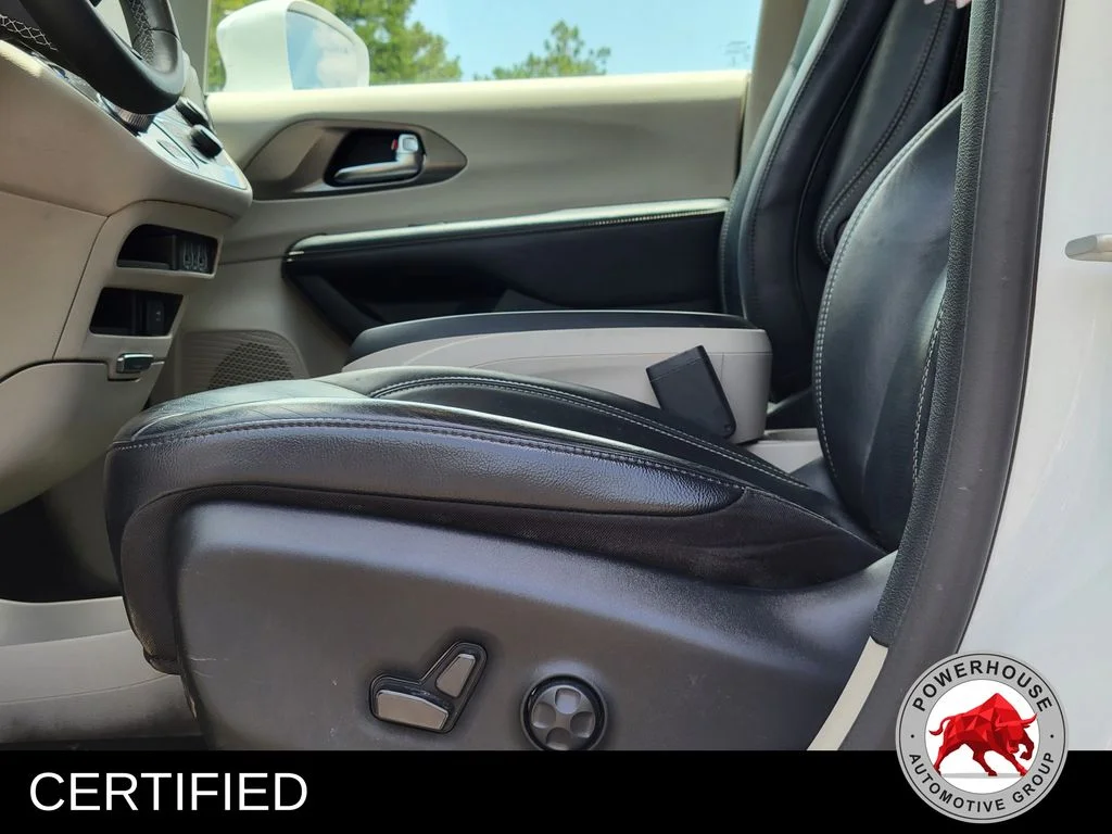 Used 2022 White Chrysler Touring L image 24