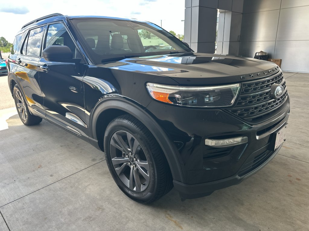 Used 2021 Agate Black Metallic Ford XLT image 2