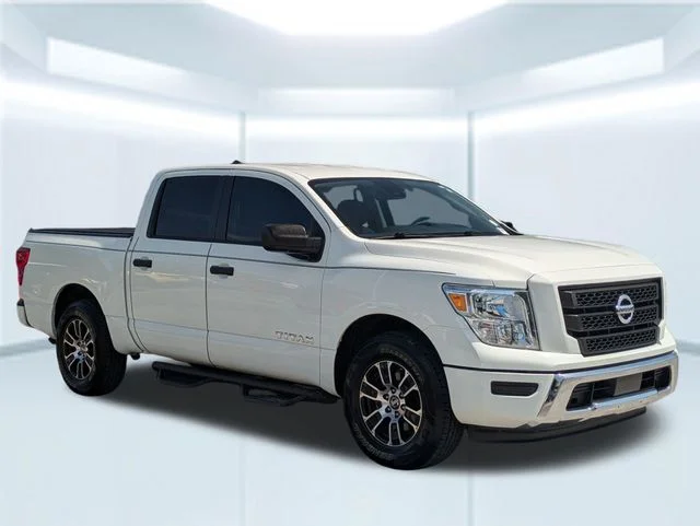 Used 2022 White Nissan SV image 8