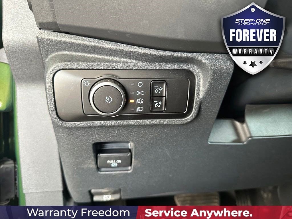 Used 2025 Green Ford Badlands image 19