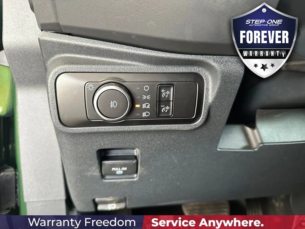 Used 2025 Green Ford Badlands image 19