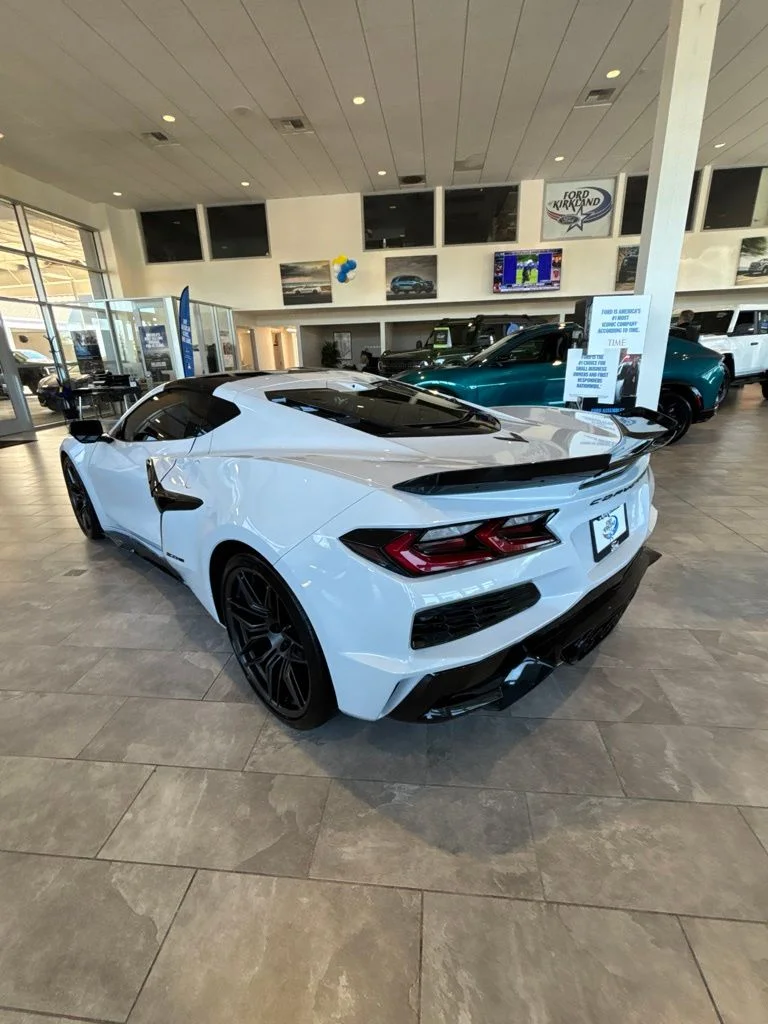 2024 Chevrolet Corvette 3LZ - Photo 8