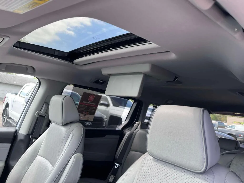 Used 2022 Lunar Silver Metallic Honda Elite image 5