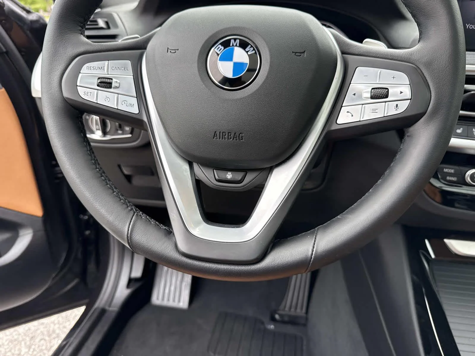 Used 2024 Dark Graphite Metallic BMW xDrive30i image 30