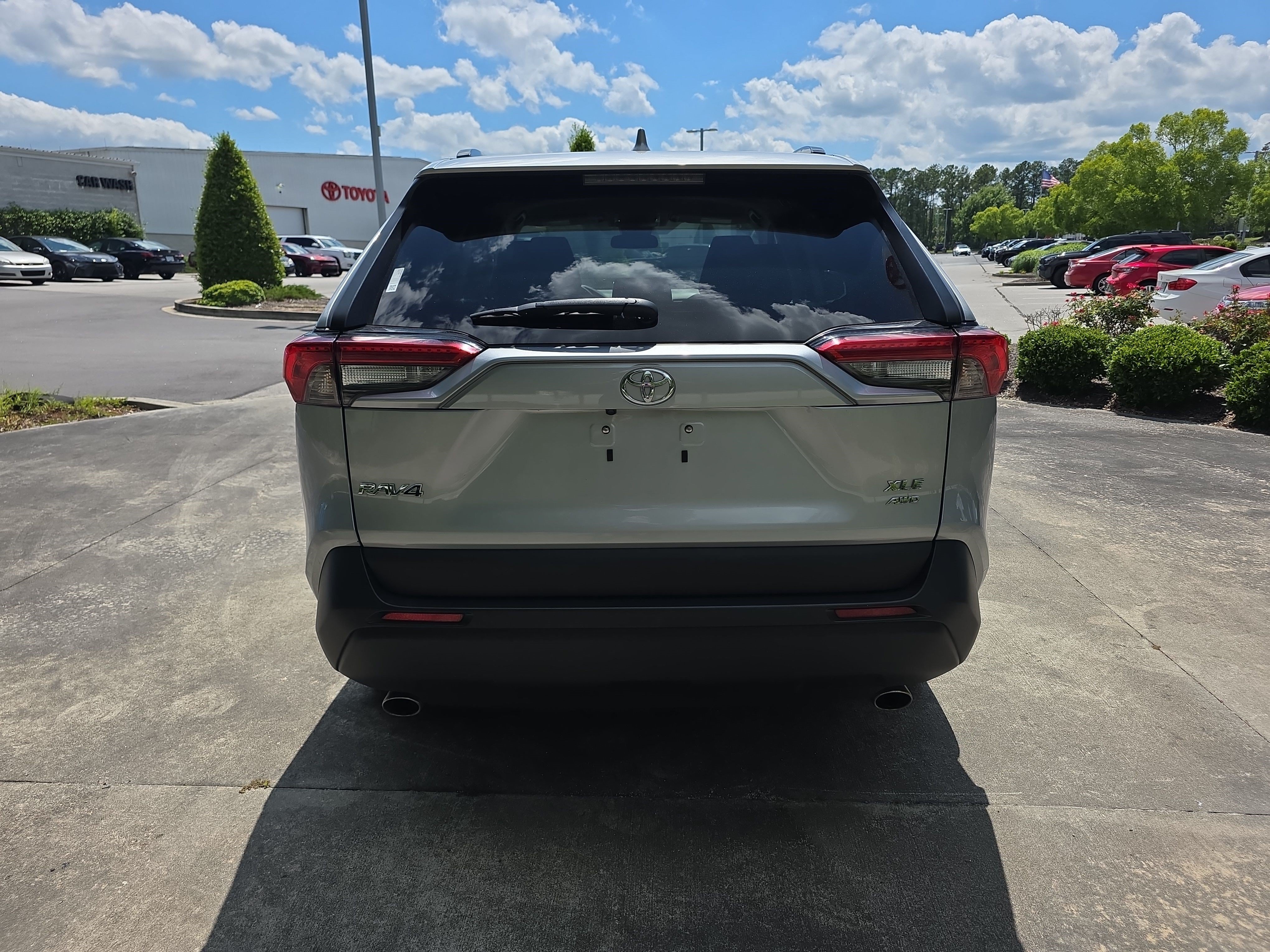 Used 2025 Silver Sky Metallic Toyota XLE image 4