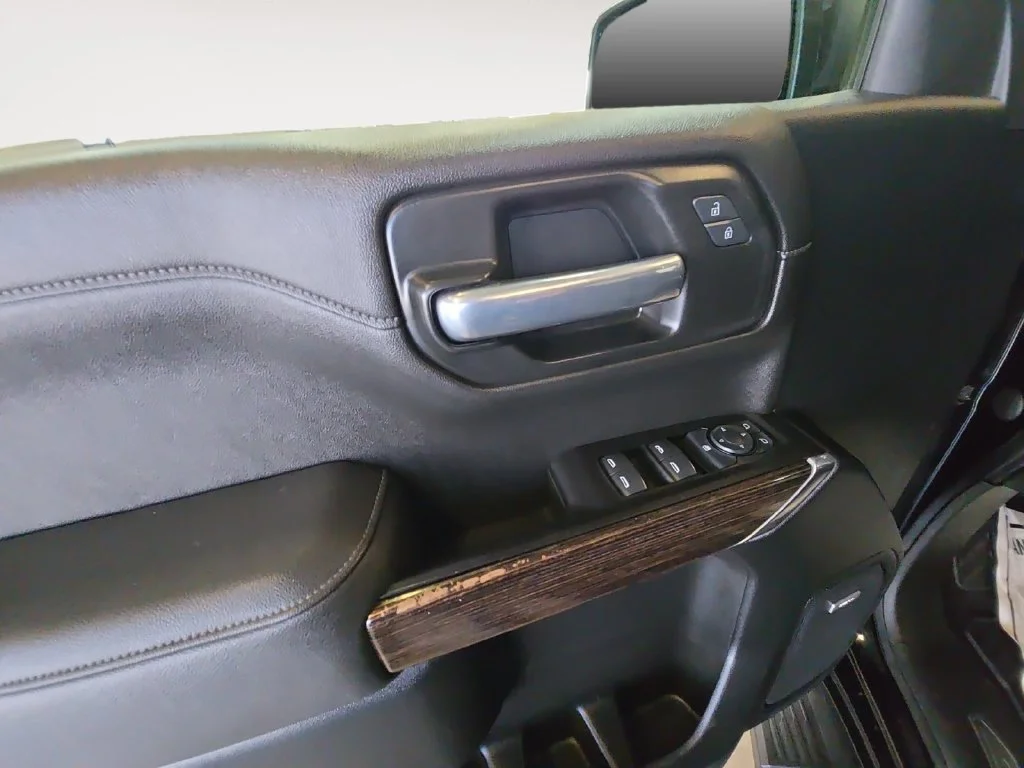 Used 2021 Black GMC Elevation image 14