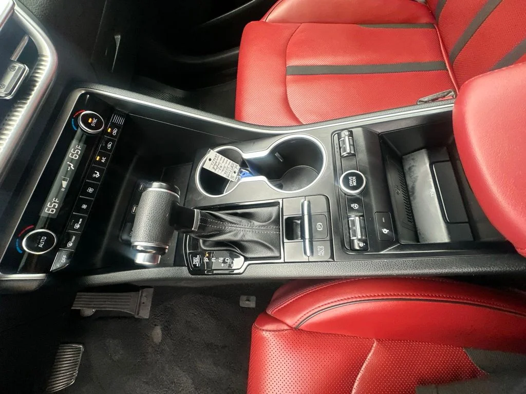Used 2022 Black Kia GT-Line image 19