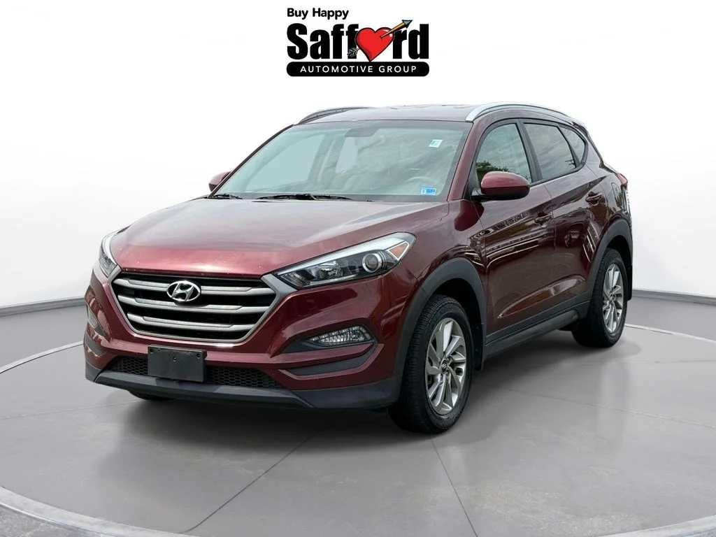 Used 2016 Red Hyundai SE image 1
