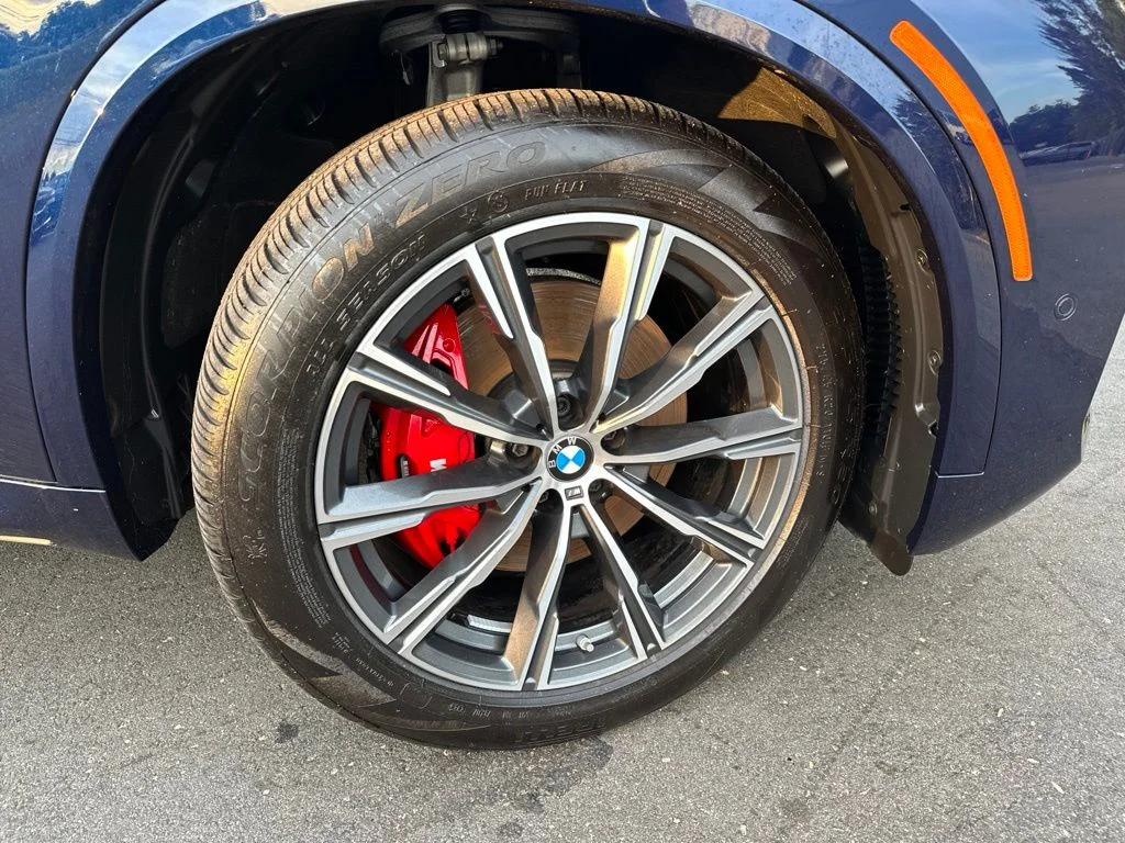 Certified Used 2026 Tanzanite Blue II Metallic BMW xDrive40i image 32