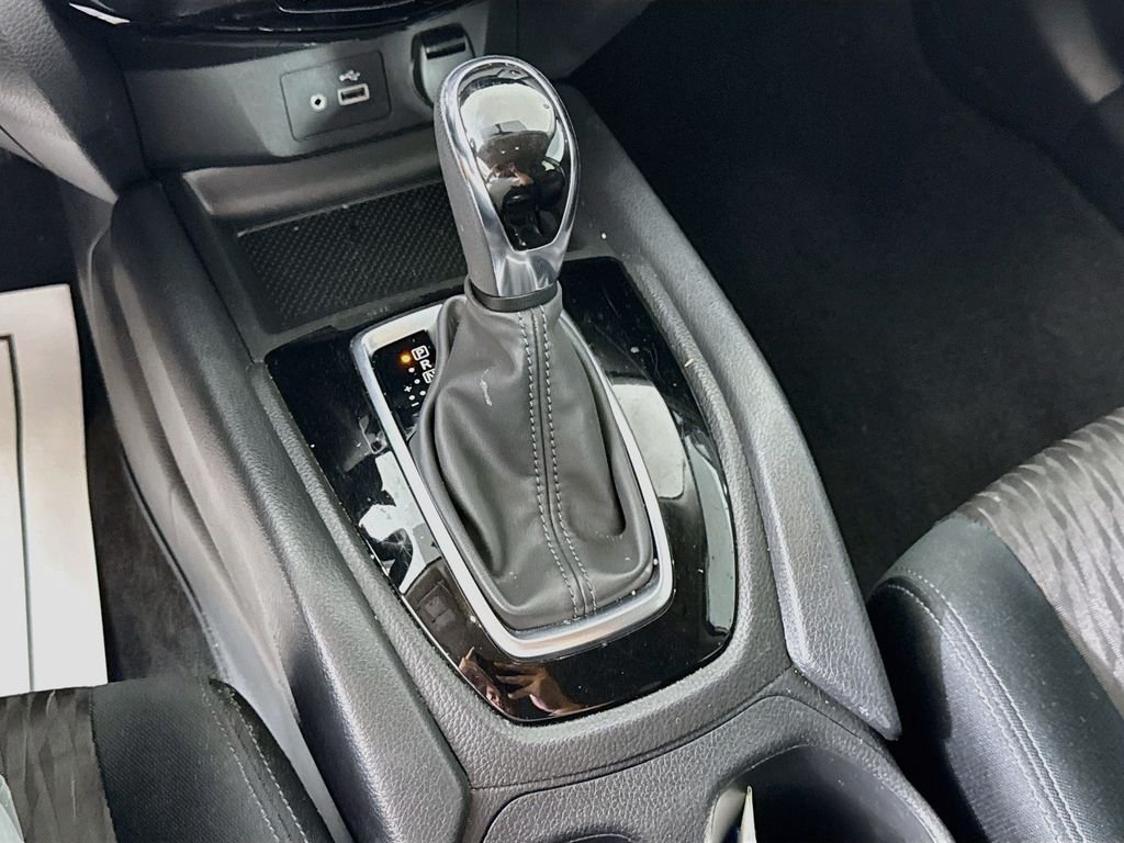 Used 2018 Pearl White Nissan SV image 19