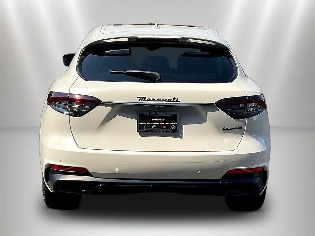 Used 2022 Bianco Maserati Modena image 5