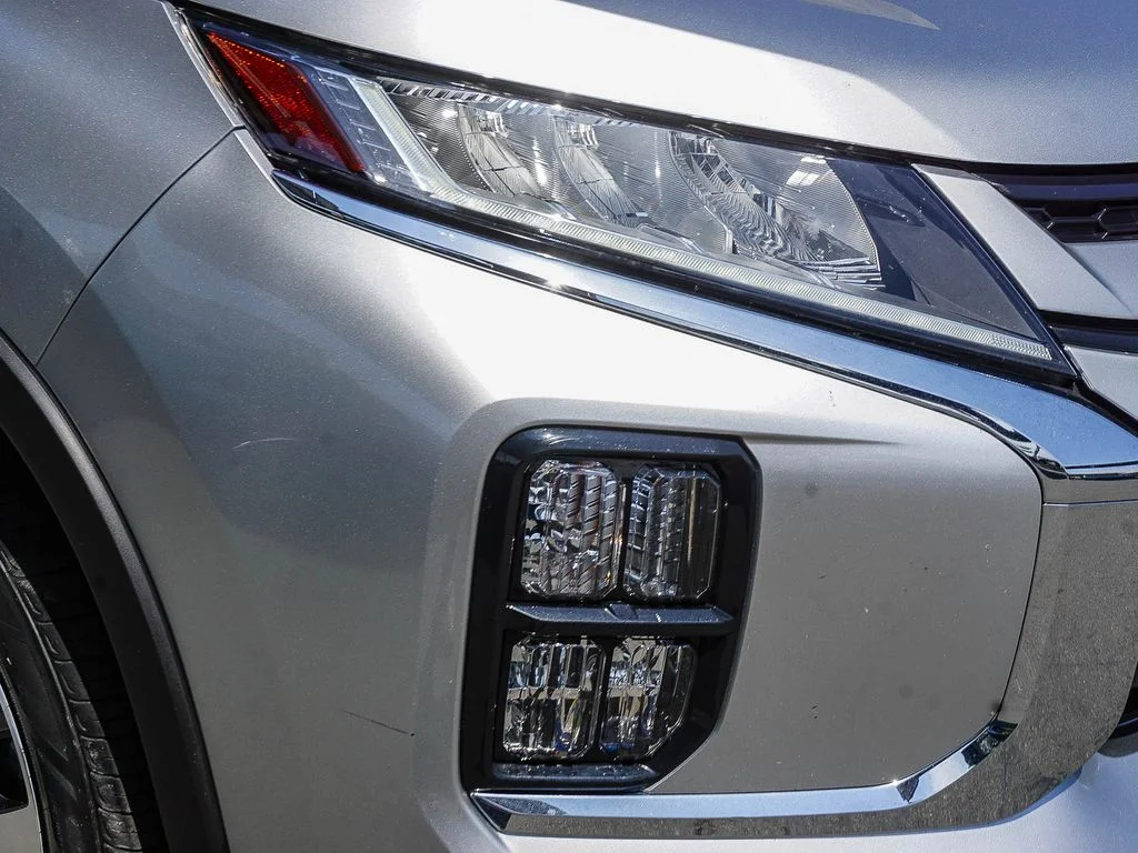 Used 2024 Silver Mitsubishi 2.0 ES image 10
