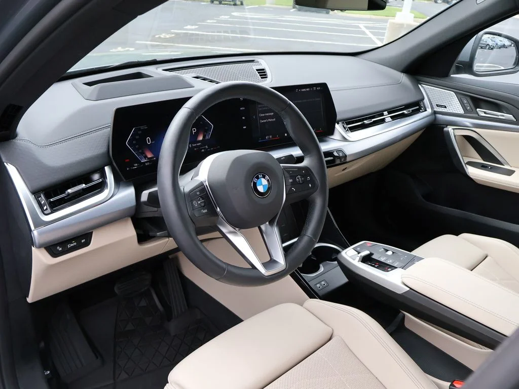 Used 2025 Gray BMW xDrive28i image 20