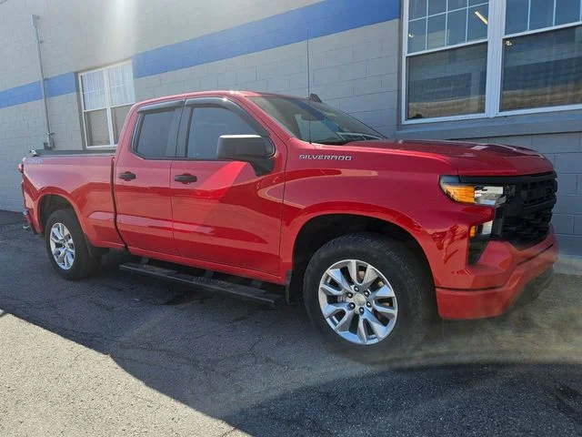 Used 2022 Red Chevrolet Custom image 3