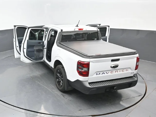 Certified Used 2024 Oxford White Ford Lariat image 27