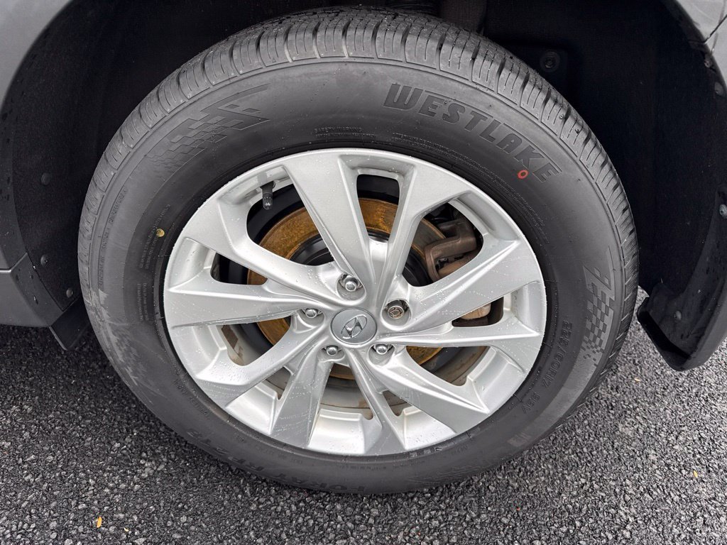 Used 2020 Blue Hyundai SE image 12