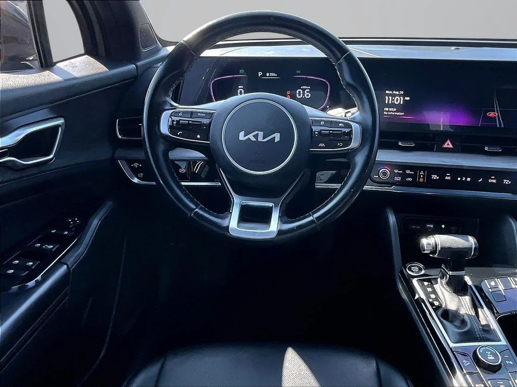 Used 2023 Green Kia X-Line image 6