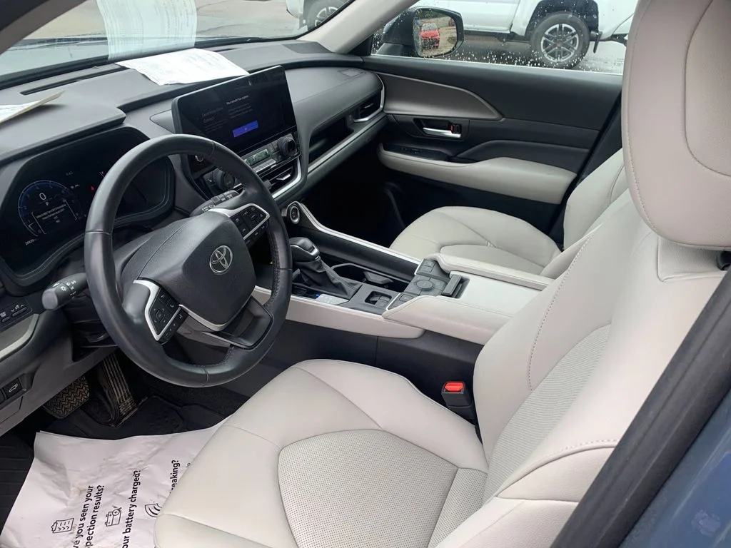 Used 2024 White Toyota XLE image 11