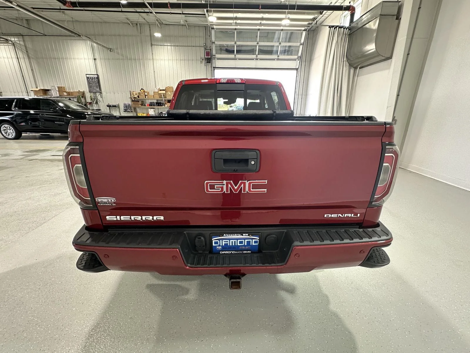 Used 2018 RED QUARTZ TINTCOAT GMC Denali image 4