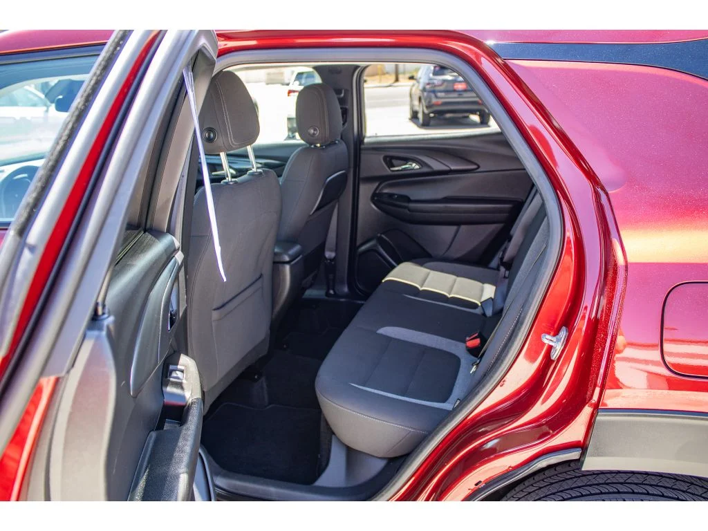 Used 2025 Crimson Metallic Chevrolet LT image 16