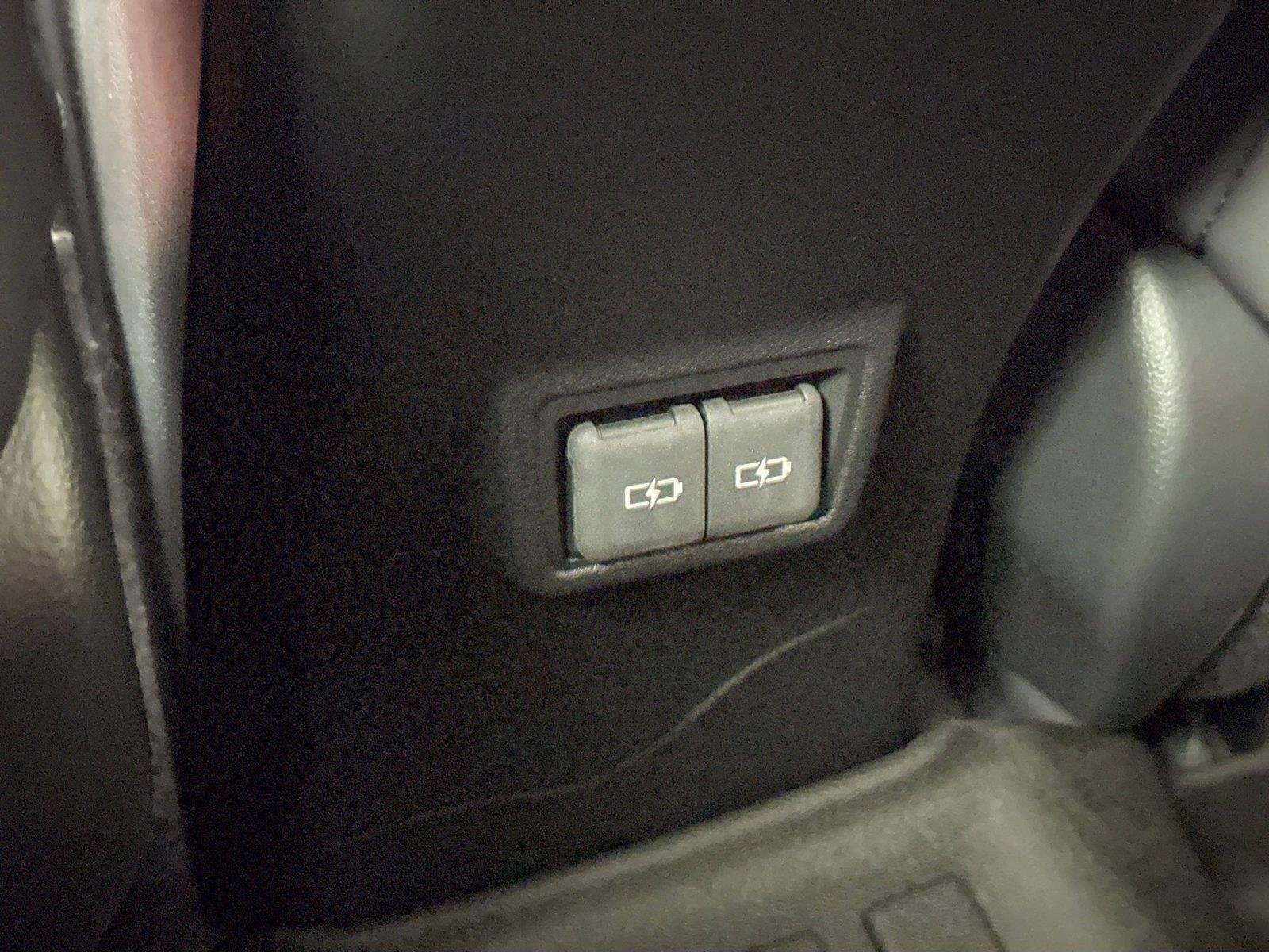 Used 2024 Iridium w/ Obsidian Roof Lexus UX 250h F SPORT Handling image 39