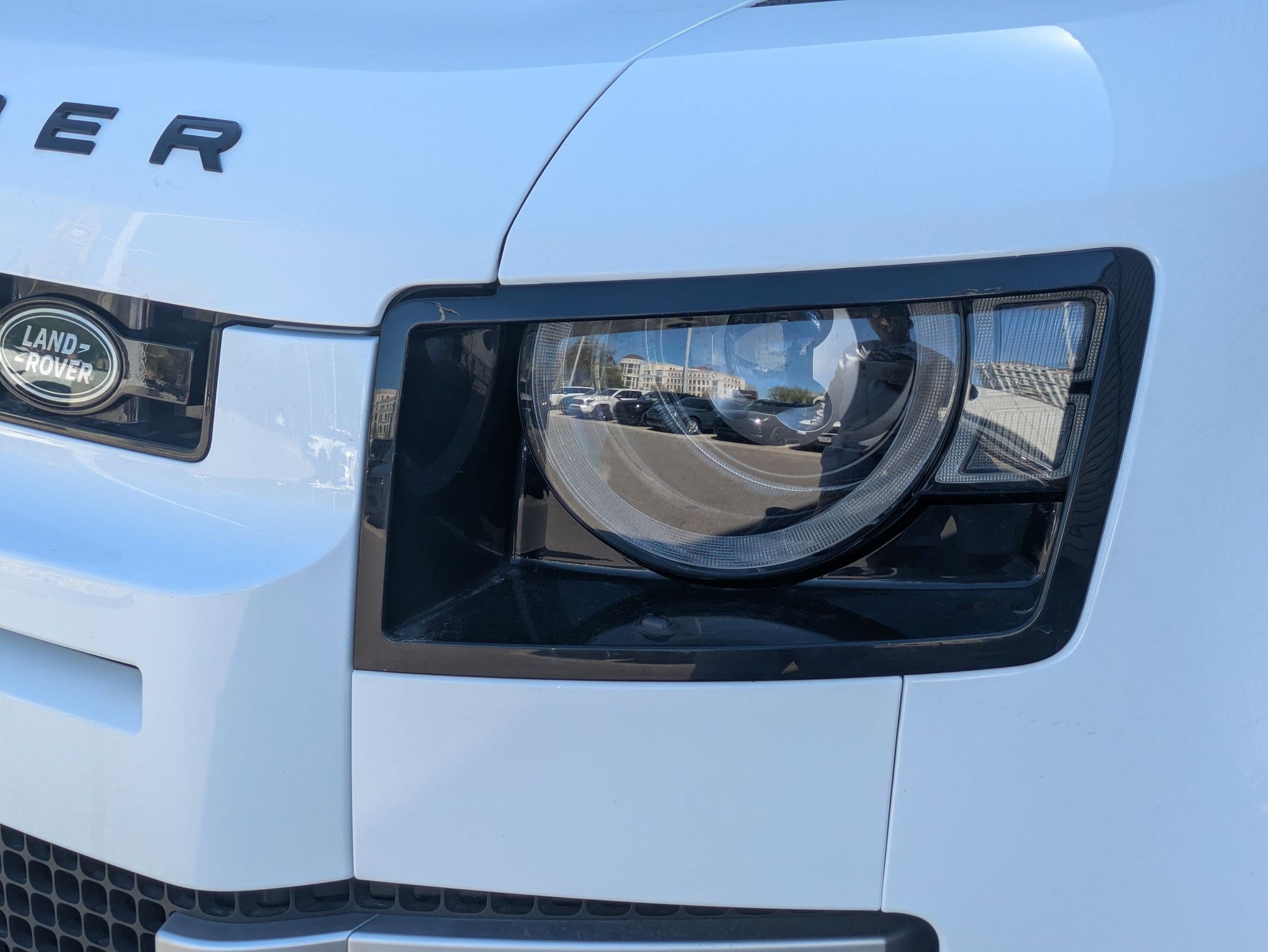 Used 2025 Fuji White Land Rover 110 P300 S image 9