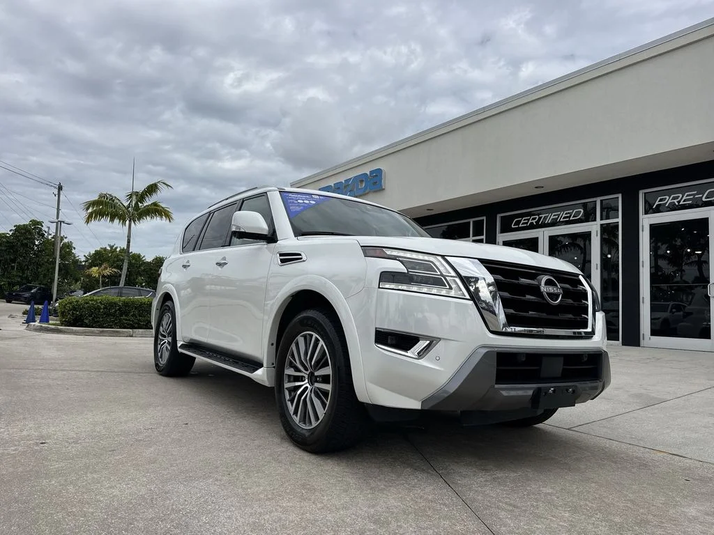 Used 2024 Aspen White Nissan SL image 30