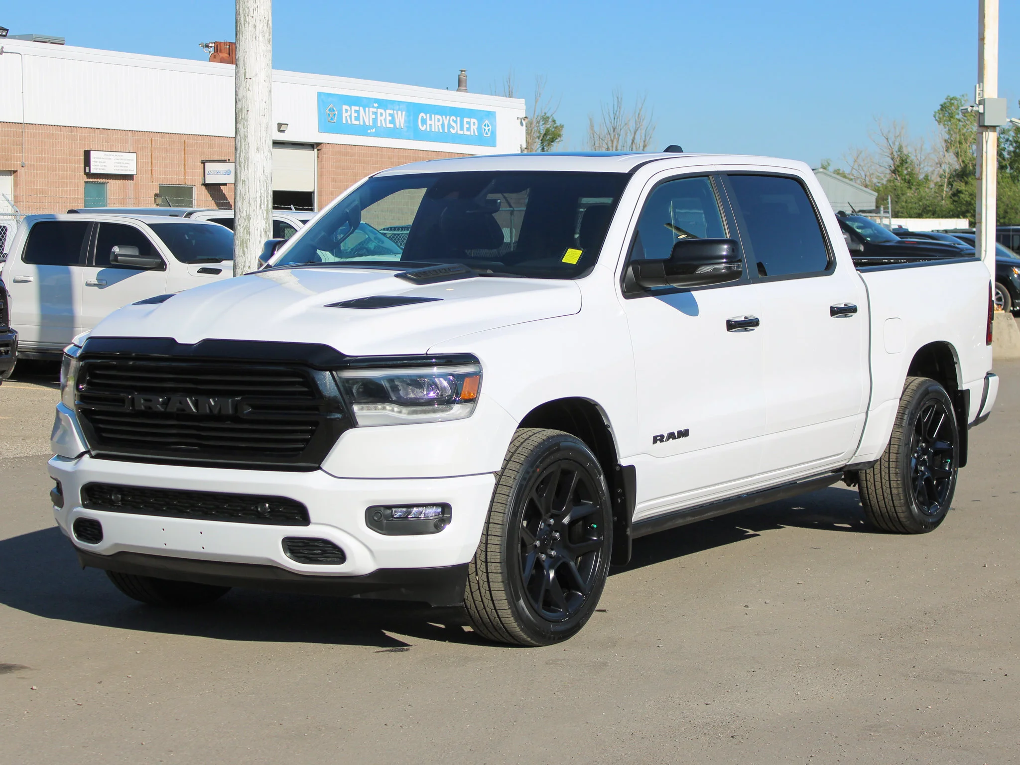 Certified Used 2023 White RAM Laramie * No Accidents | HEMI V8 | Running Boards | Apple CarPlay | Night Edition | Remote Start image 12