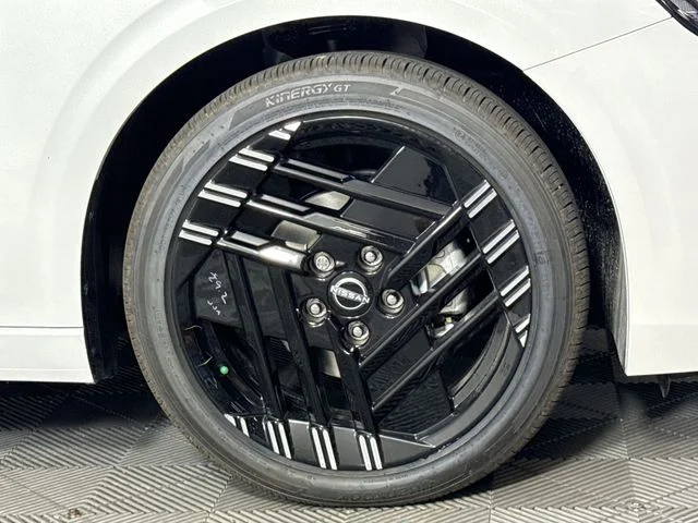 New 2027 Aspen White TriCoat / Super Black Two-tone Nissan SR image 10
