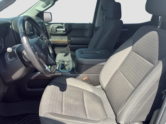 Used 2021  Chevrolet RST image 12
