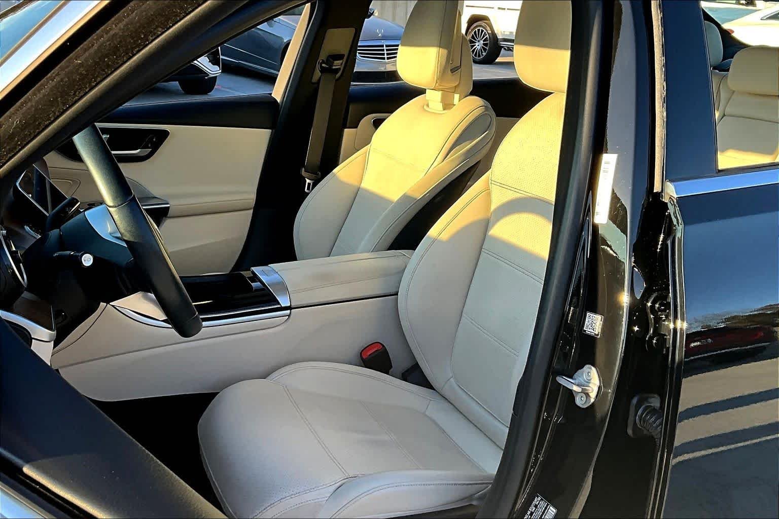 Used 2022 Obsidian Black Metallic Mercedes-Benz C 300 image 8