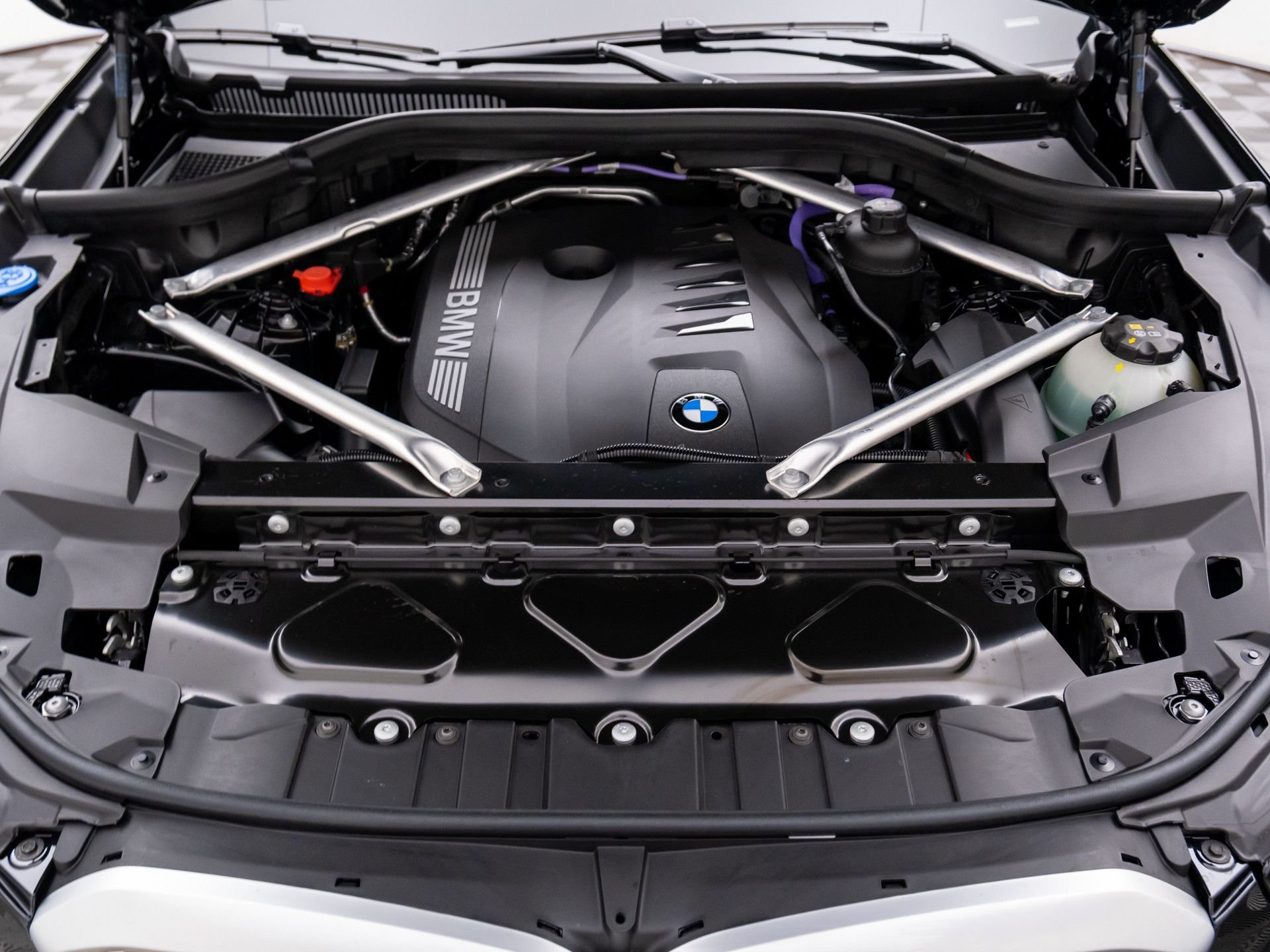 New 2026 Black Sapphire Metallic BMW xDrive40i image 29