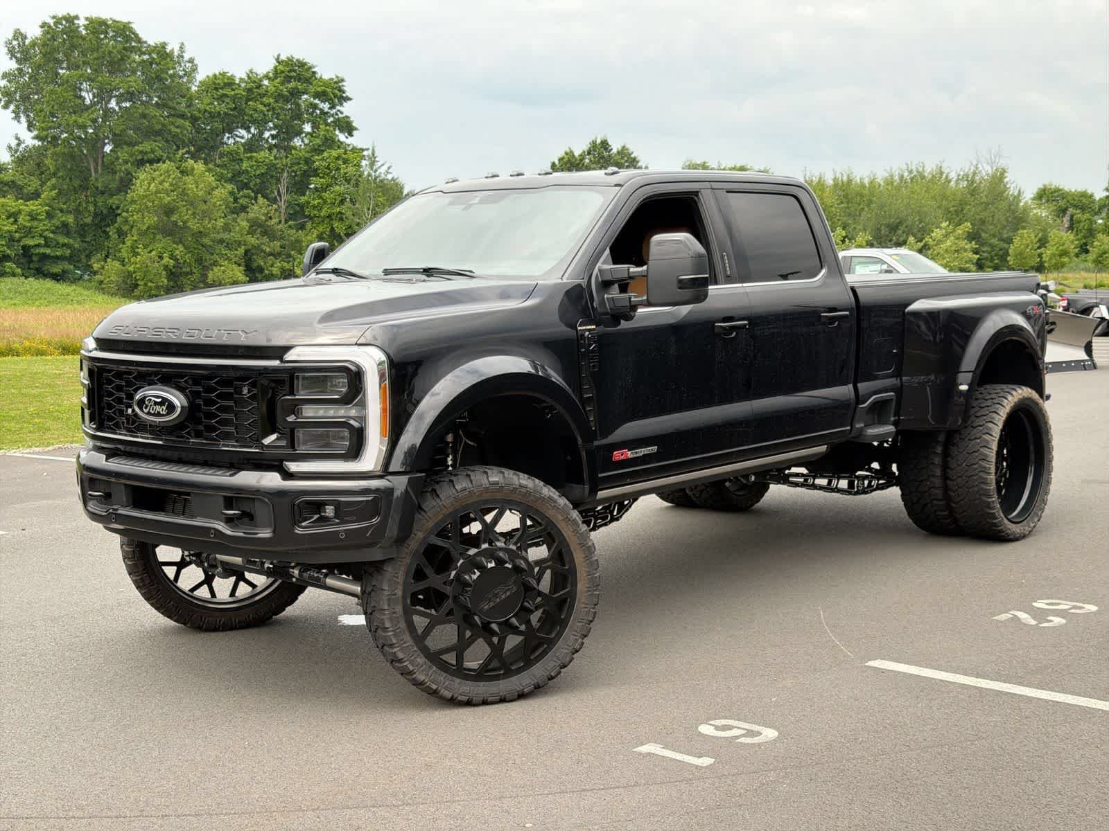 Used 2023 Agate Black Metallic Ford Platinum image 1