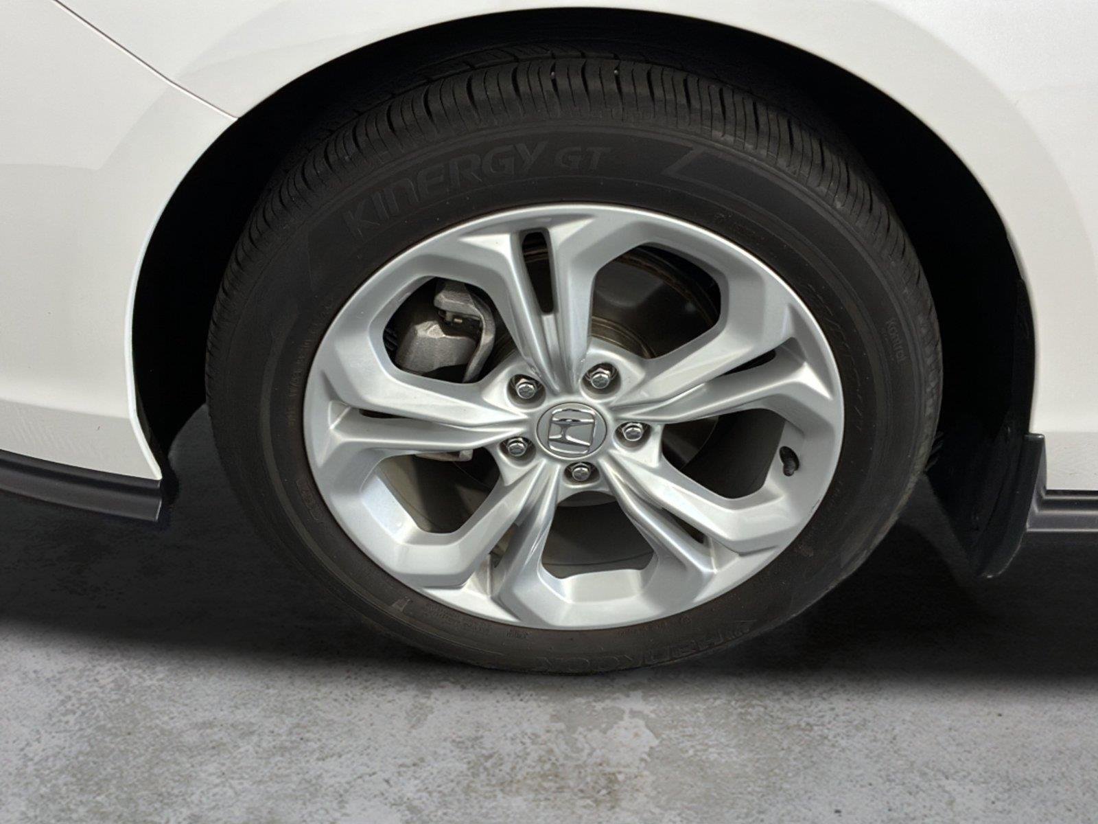 Used 2024 Platinum White Pearl Honda LX image 10