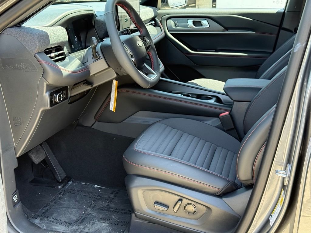 New 2026 Carbonized Gray Metallic Ford ST-Line image 5