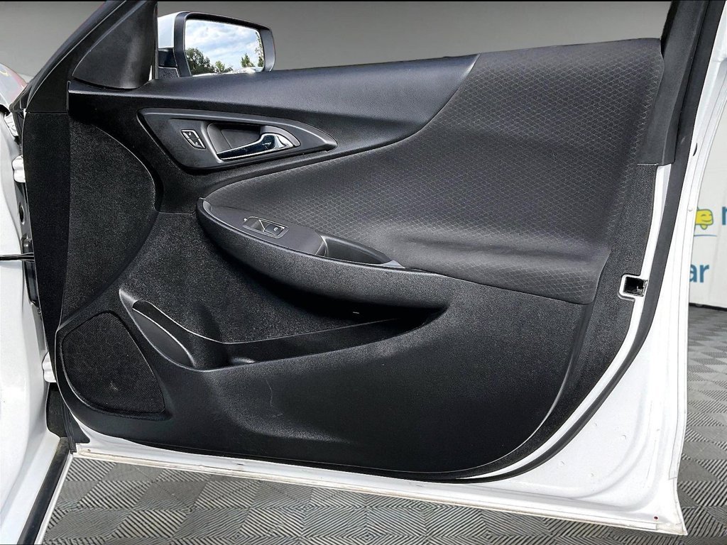 Used 2024 White Chevrolet LT image 26