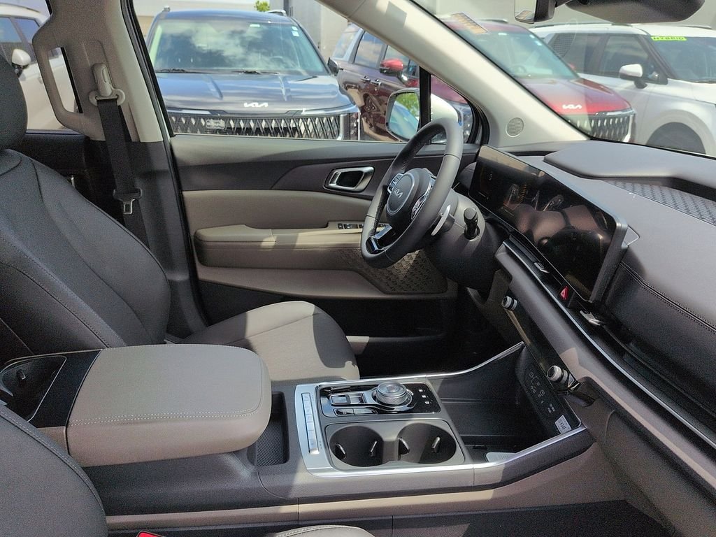 New 2026 Ivory Silver Kia EX image 7