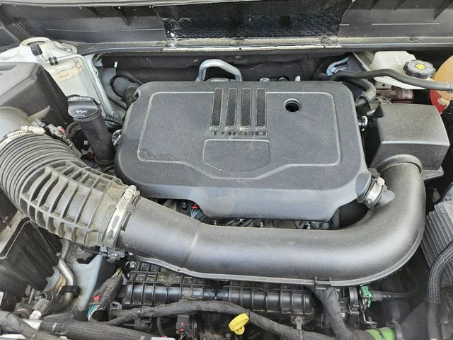 Used 2023 White GMC SLT image 22